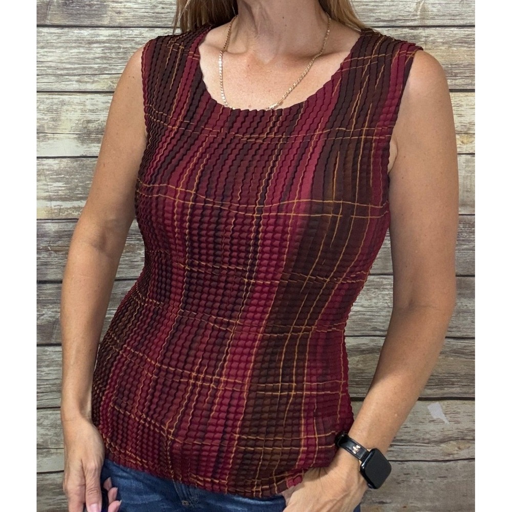 Notations Burgundy Plaid Popcorn Crinkle Top Sleeveless Scoop Neck Size M